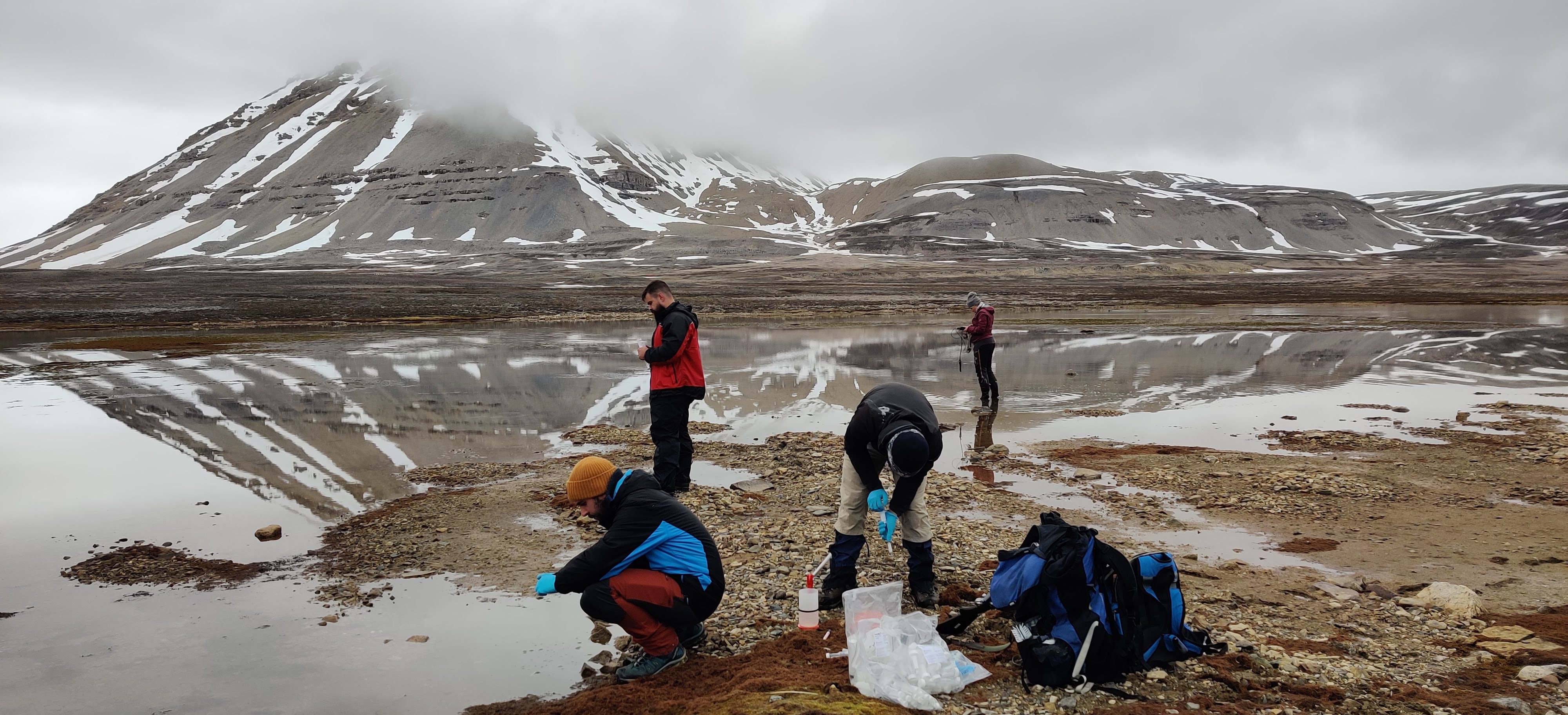 480 NicolasValiente Fieldwork NyAlesund2021 credits to Andrea Popp