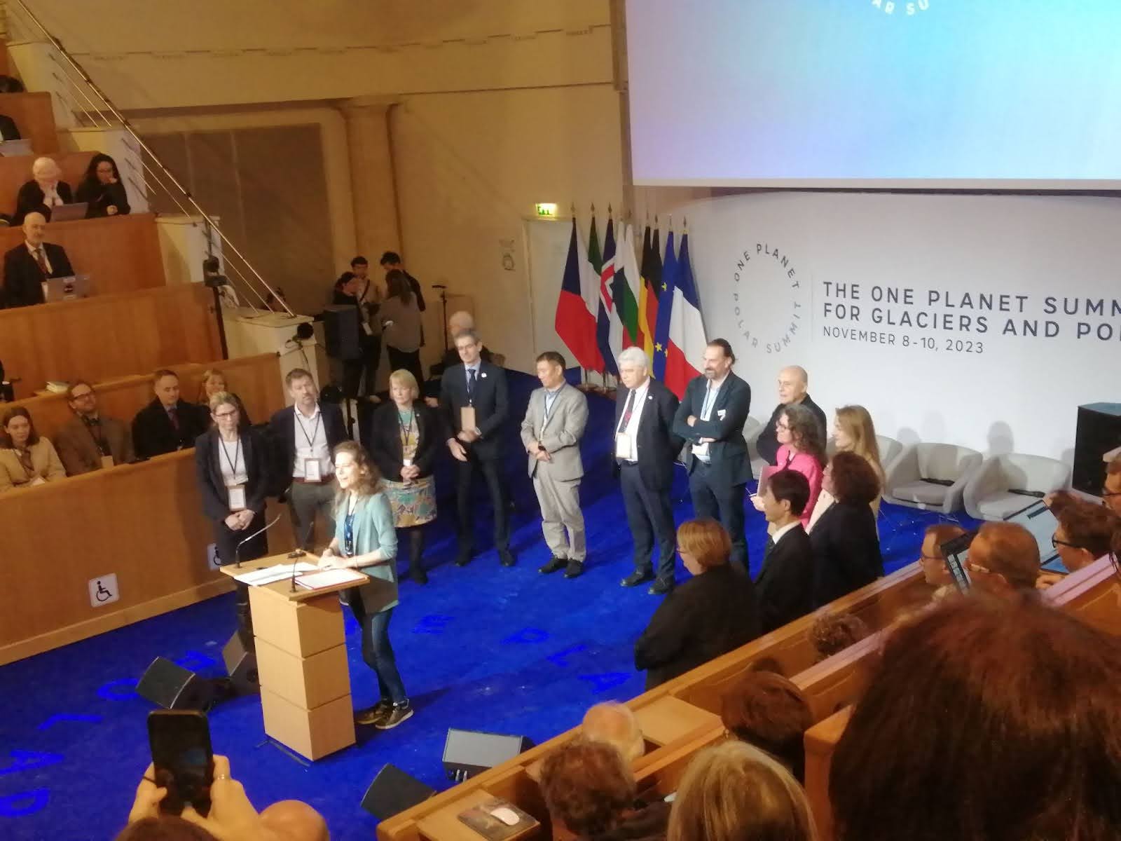 one planet polar summit gwen